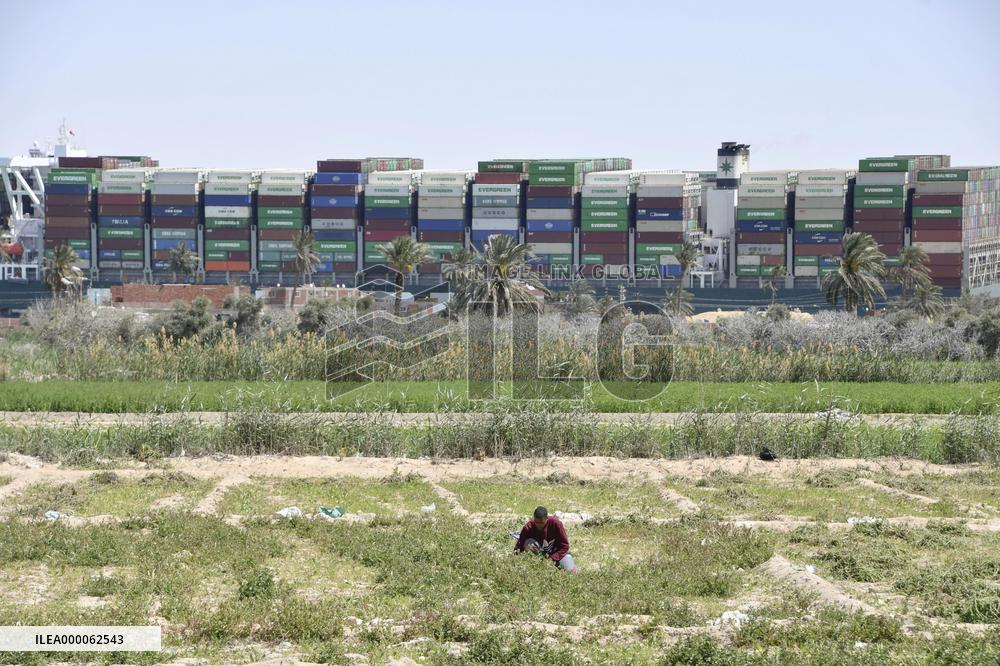 Stranded container ship in Suez Canal