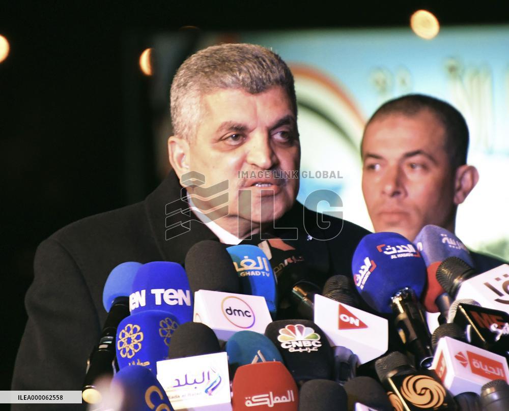 Stranded ship in Suez Canal refloated