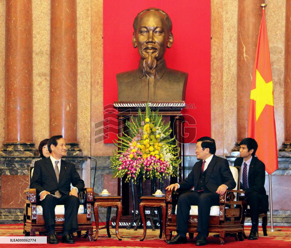 Japanese farm minister meets Vietnamese leader