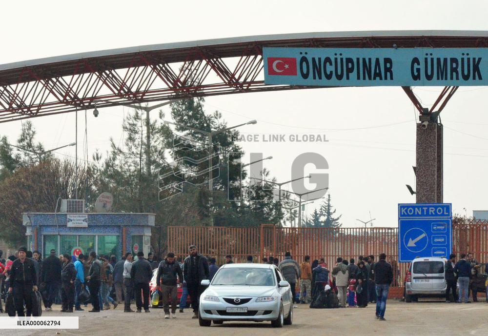Kilis checkpoint in southern Turkey