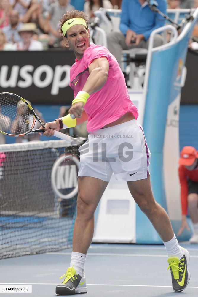 Nadal advances to quarterfinals at Australian Open tennis