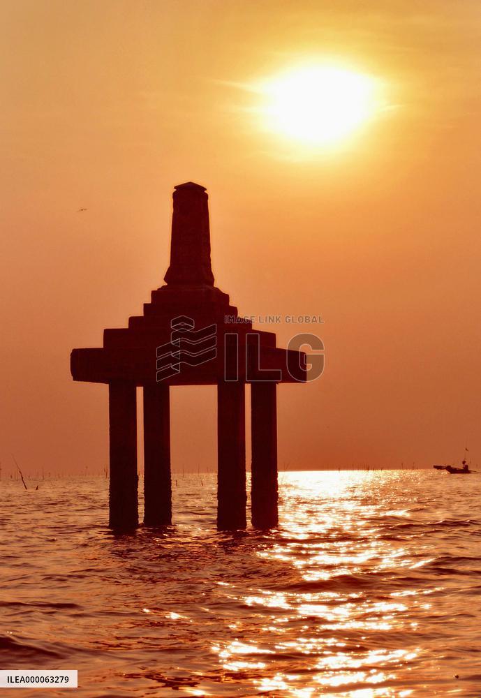 Border post dividing Bangkok, adjacent provinces at river mouth