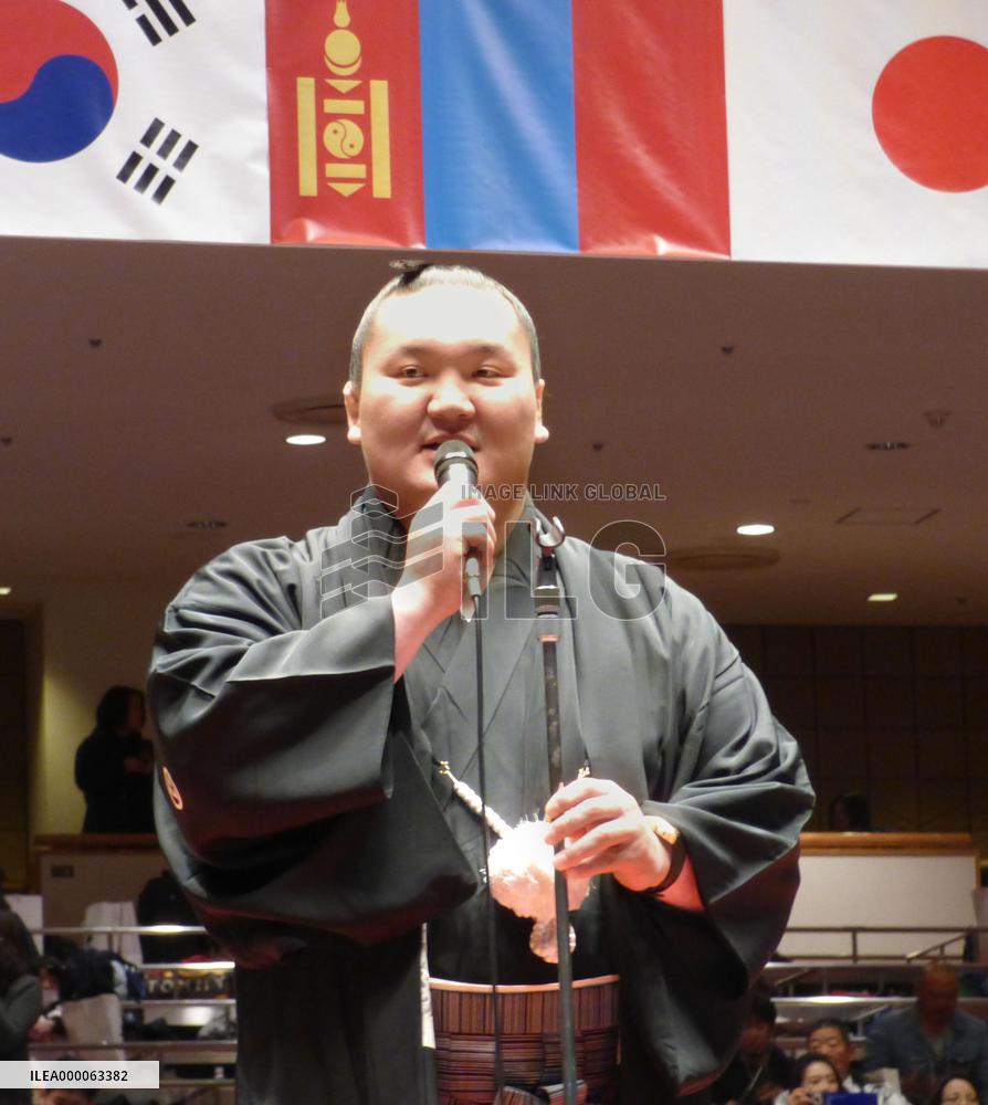 Yokozuna Hakuho speaks at boys' sumo tourney in Tokyo