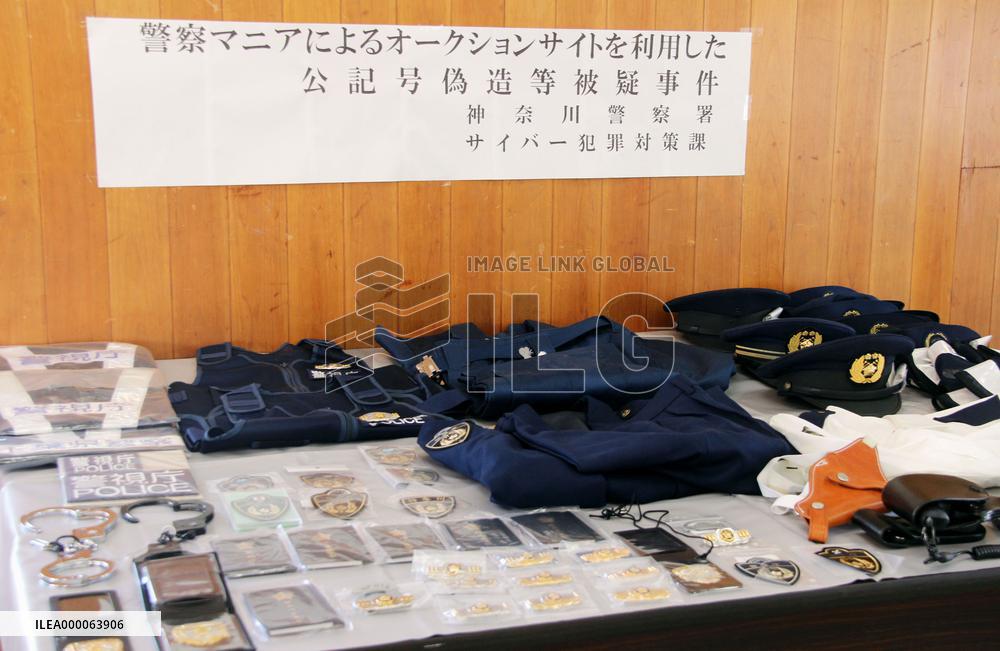 Fake police rank badges confiscated in Yokohama