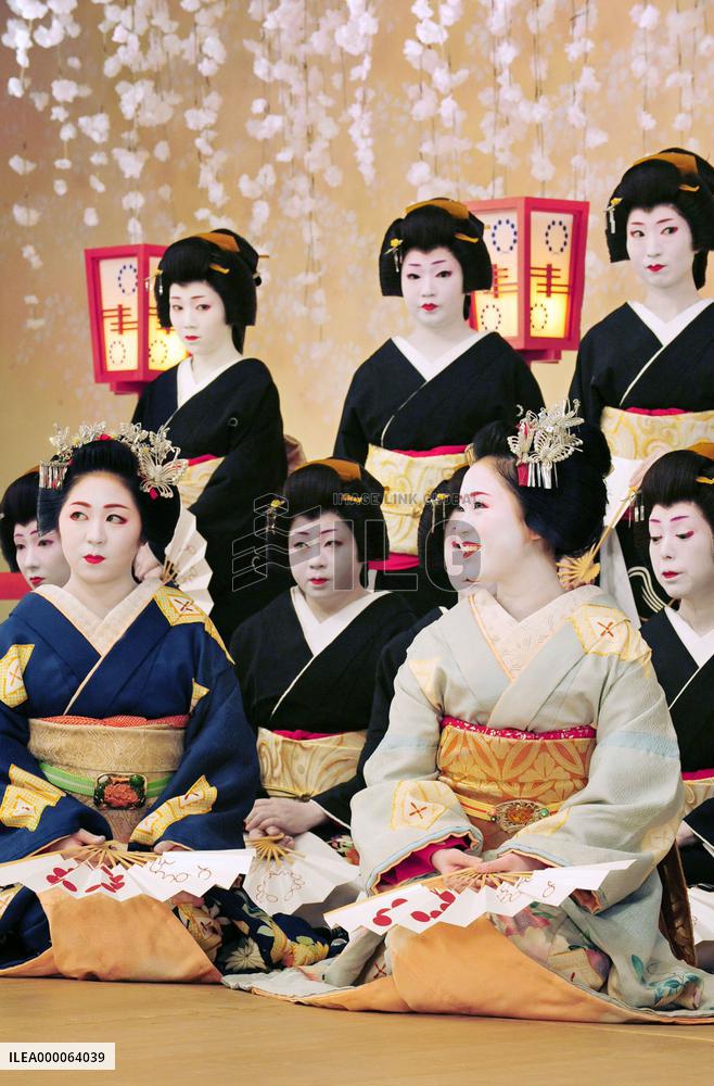 Japanese traditional dancers prepare for annual event in Kyoto