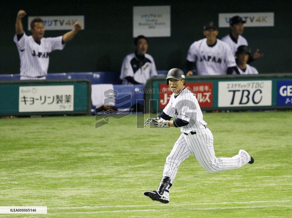 Japan beat Europe 4-3 in baseball game