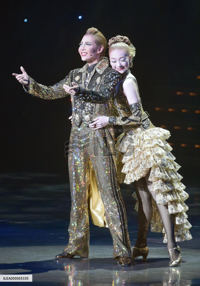 Takarazuka Revue star Yuzuki at her farewell show