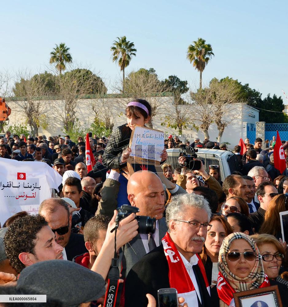People in Tunis protest against terrorism