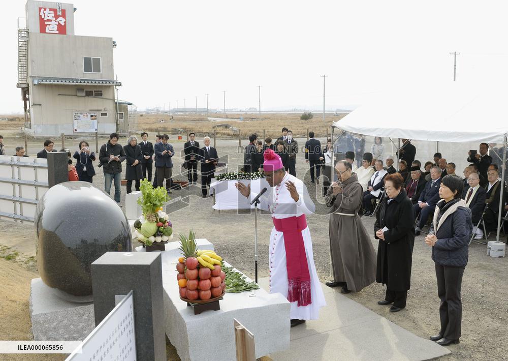 People of different religions mourn disaster victims
