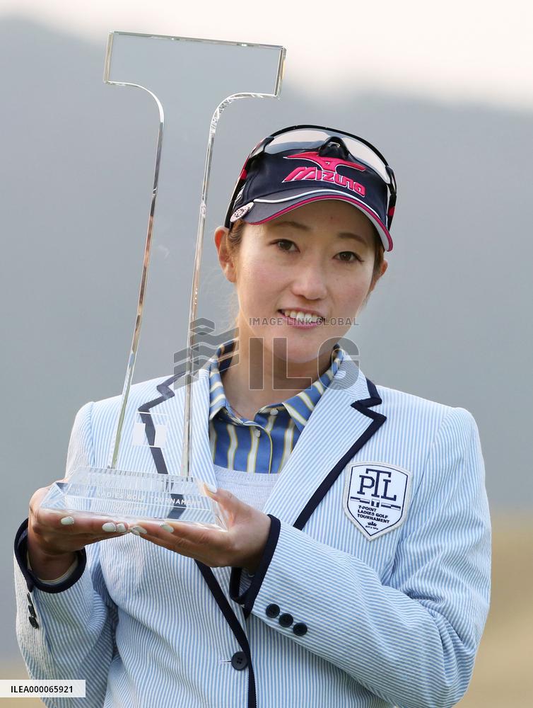 Japan's Iijima wins T-Point Ladies golf tournament