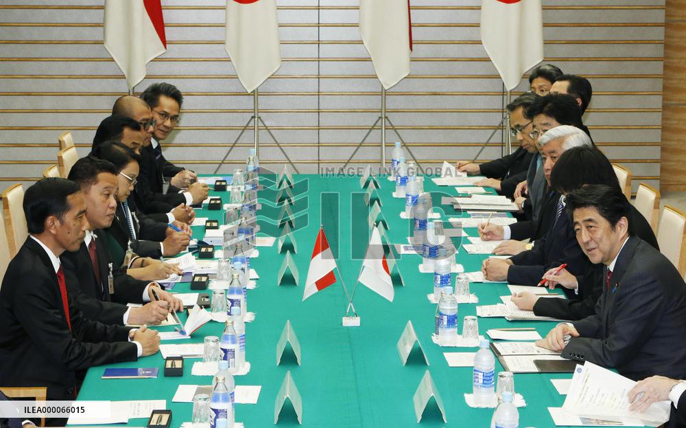 Abe, Jokowi begin talks, eye maritime security, defense cooperation