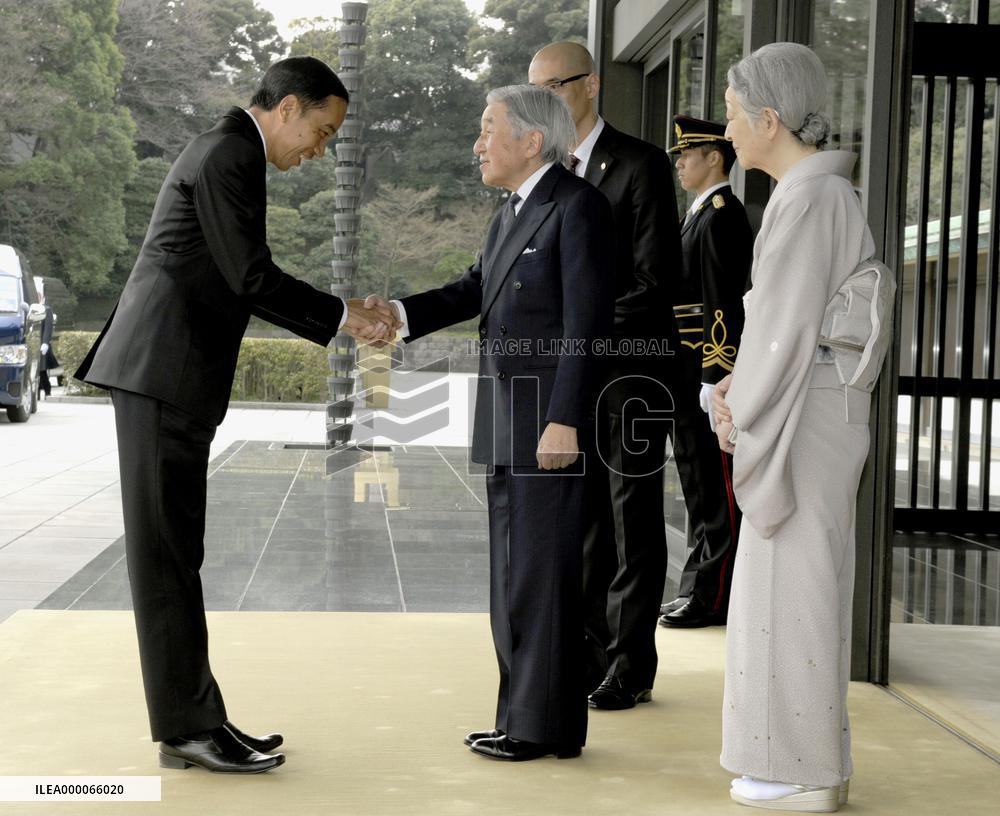 Jokowi meets with Japan's imperial family