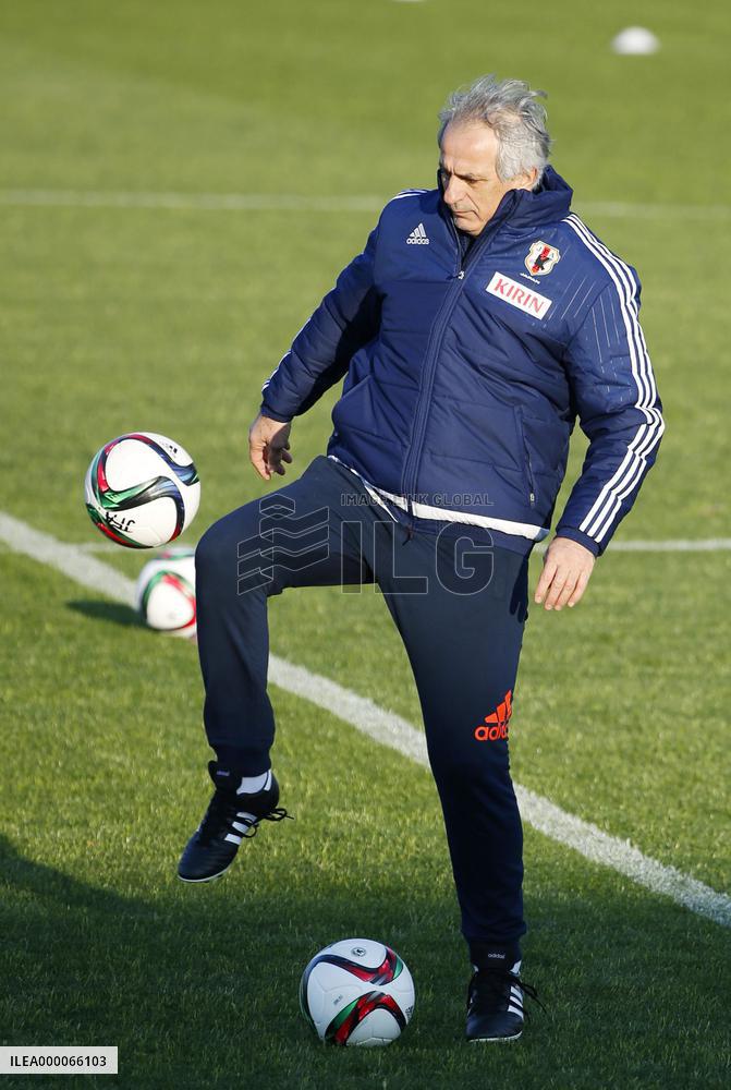 Halilhodzic leads training camp