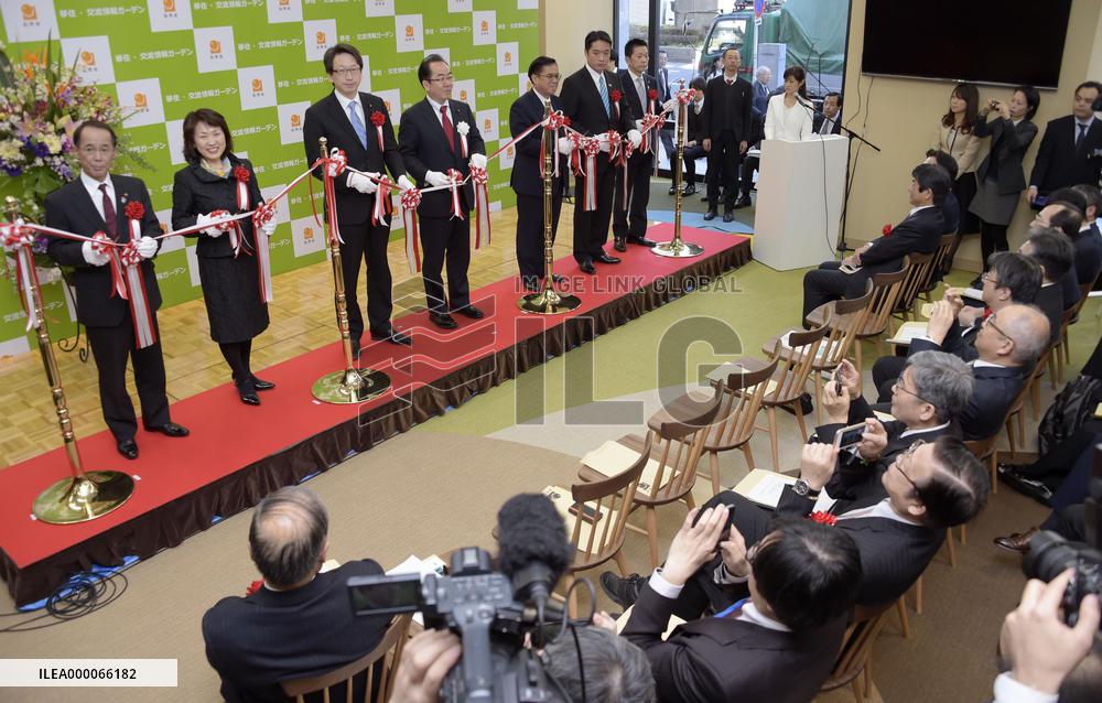 Consultation desk set up to help people move out of Tokyo area