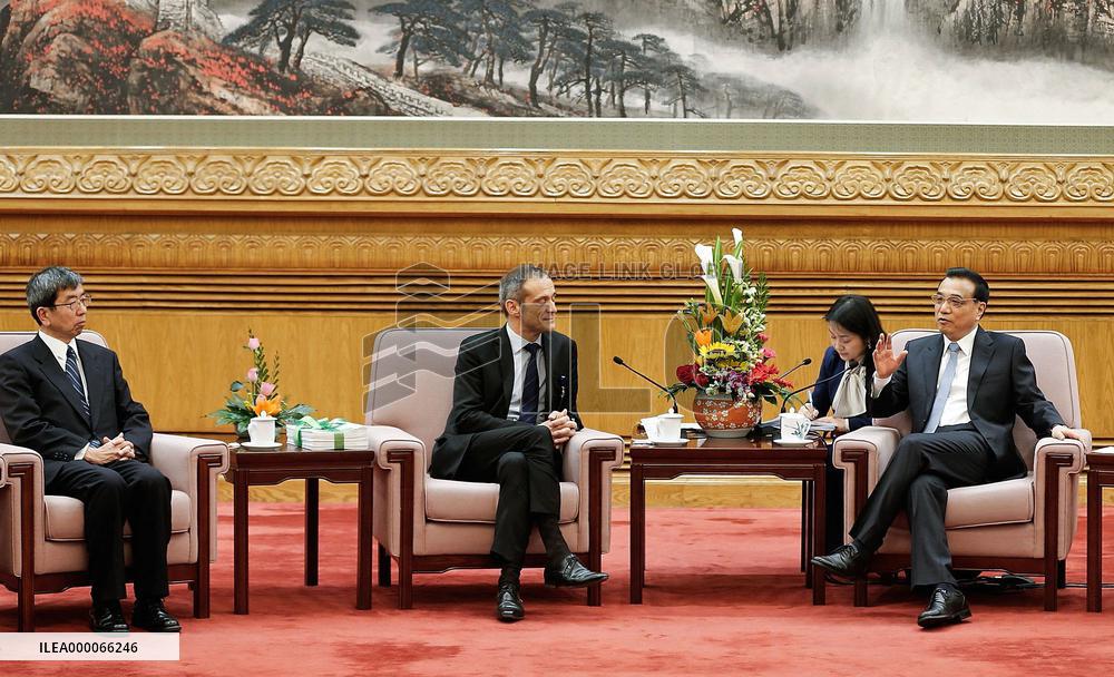 Chinese Premier Li meets with ADB chief Nakao
