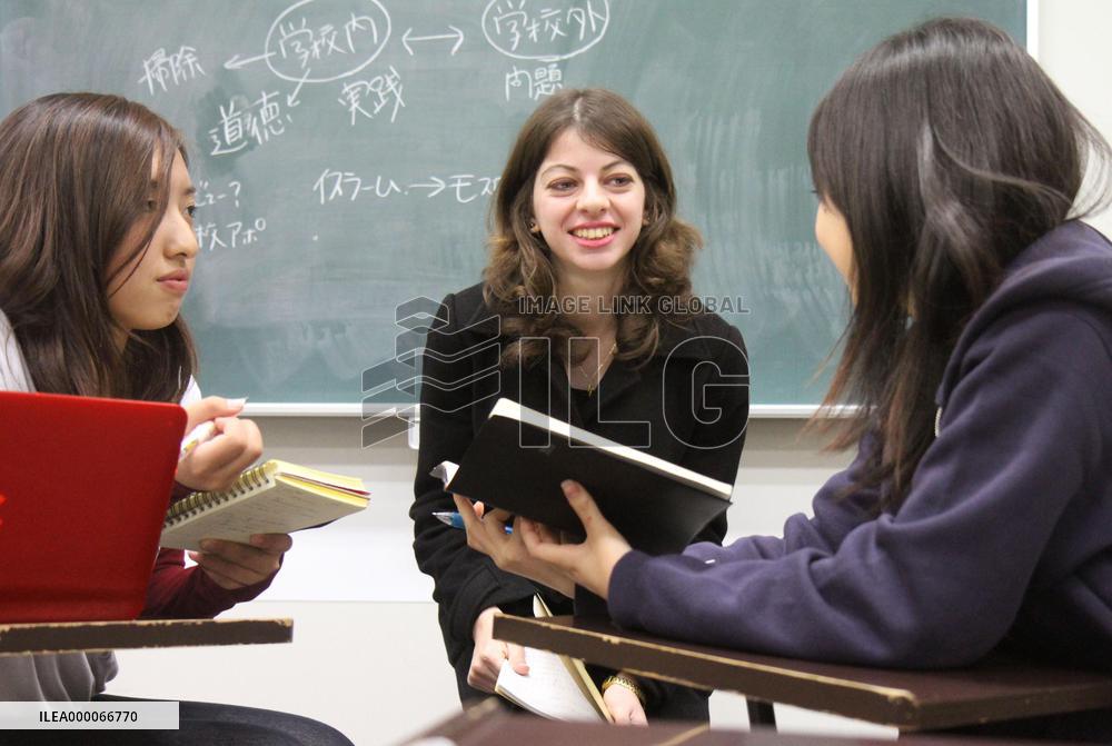 Syrian teacher participates in exchange program in Japan