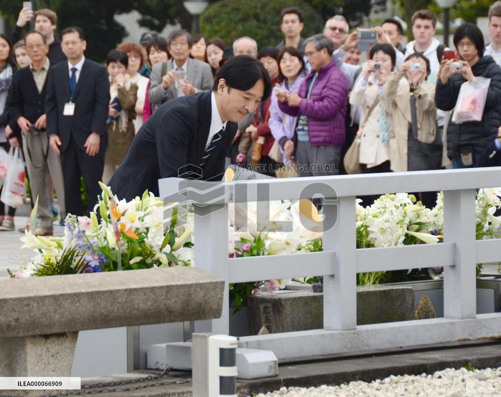 Prince Akishino visits area hit by Aug. 2014 Hiroshima mudslides