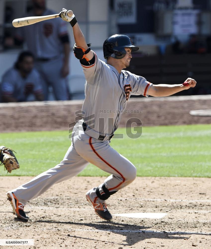Giants' Aoki hits in 7th consecutive game