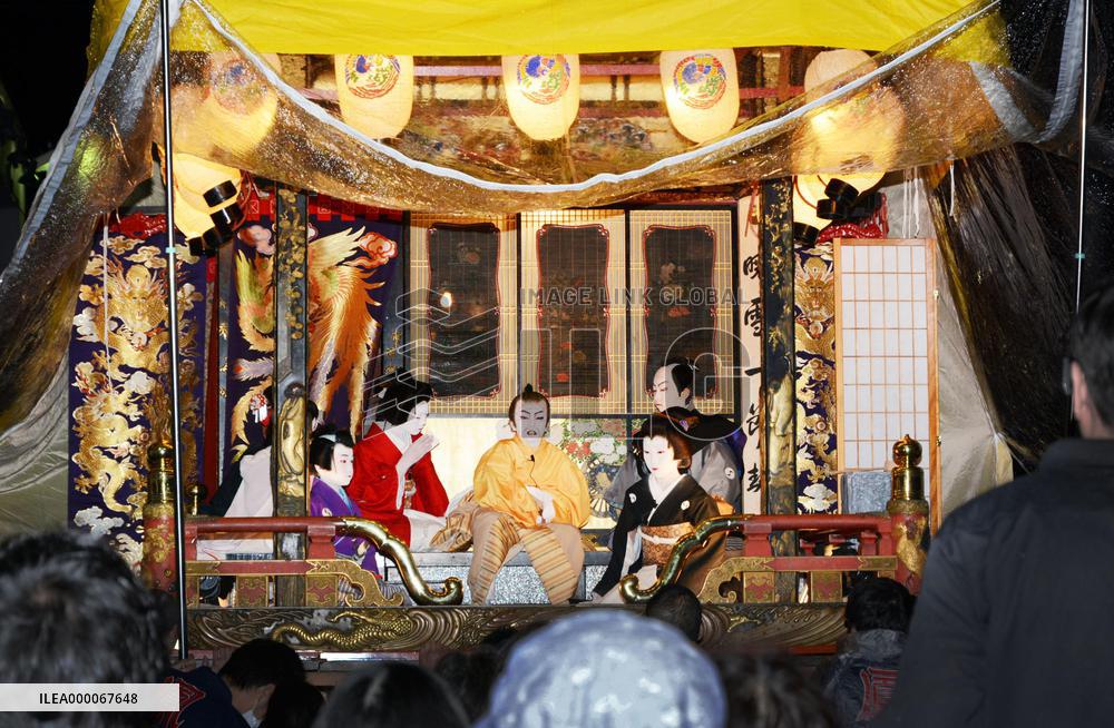 Kabuki kids put on show at Hikiyama Festival in Nagahama