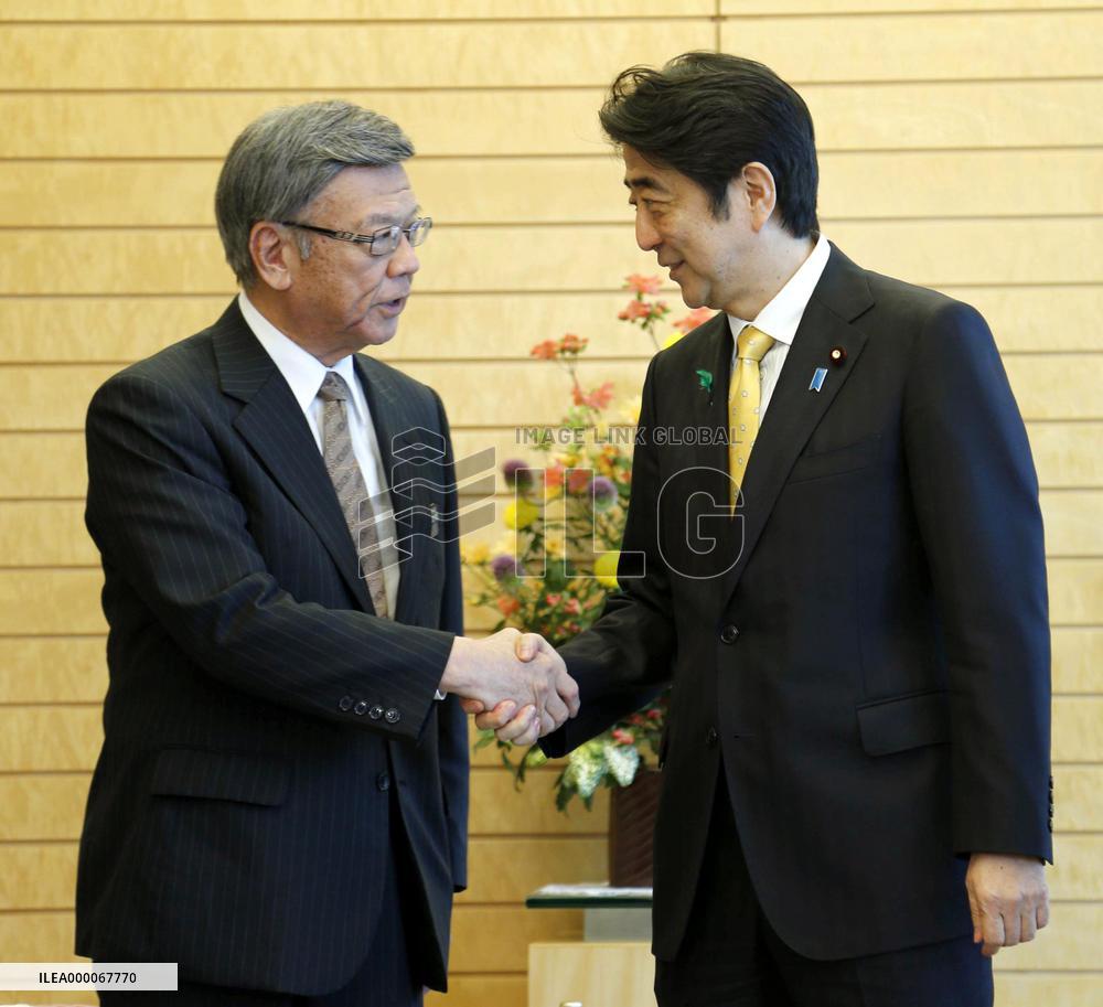 Abe, Okinawa gov. hold 1st talks over Futenma relocation