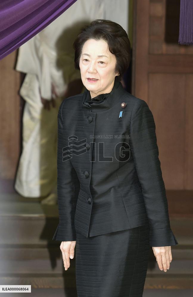 Japan minister Yamatani visits controversial Yasukuni Shrine