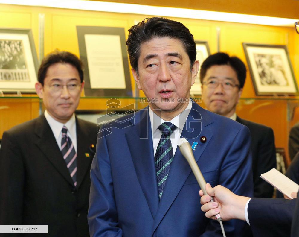 PM Abe arrives in Boston