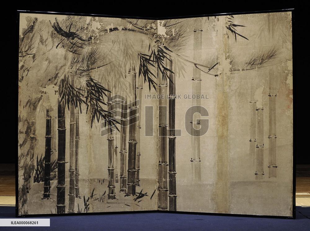 Master Japanese painter's newly discovered bamboo drawing displayed