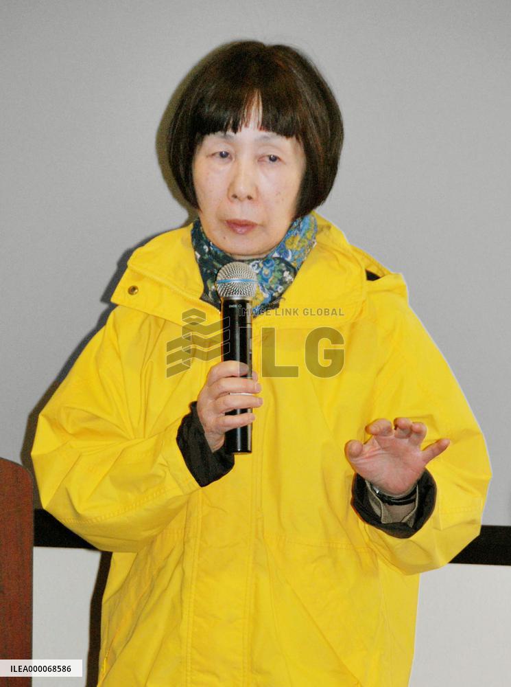 Nagasaki A-bomb survivor tells audience in New Mexico of suffering