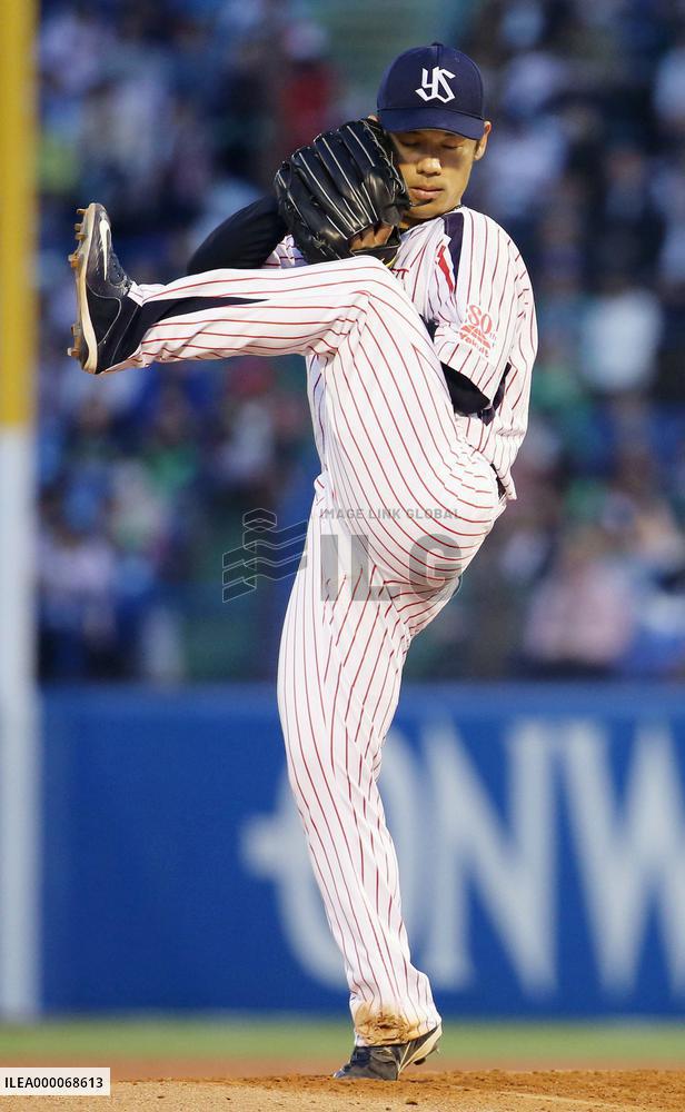 Swallows get to Kuroda early to snap losing skid