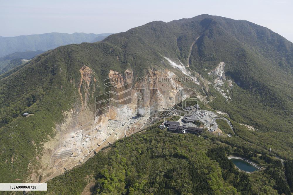 Volcanic earthquakes surge on Mt. Hakone