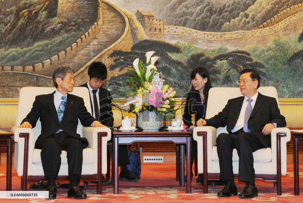 Japanese lawmakers hold talks with China's No. 3 leader