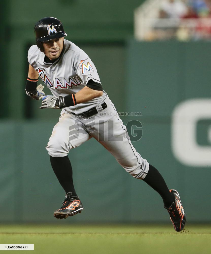 Suzuki powers Marlins' offense in win over Nats