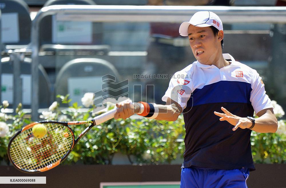 Japan's Nishikori wins 2nd-round match at Italian Open tennis