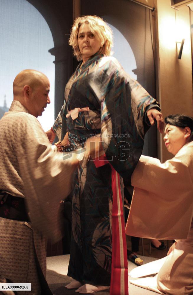 Japanese designer holds kimono show in Italy
