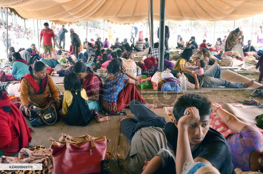 Nepalese wait for post-quake medical checkups under tent