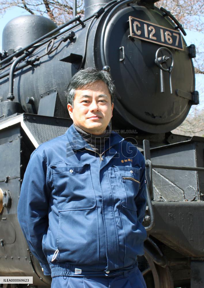 Ex-IT marketer leads work to revive small railway in Tottori, west Japan