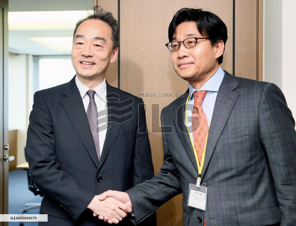 Japan, S. Korea remain apart over World Heritage listing