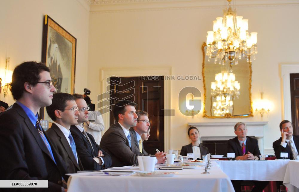 Japan starts program to produce young U.S. experts on security policy