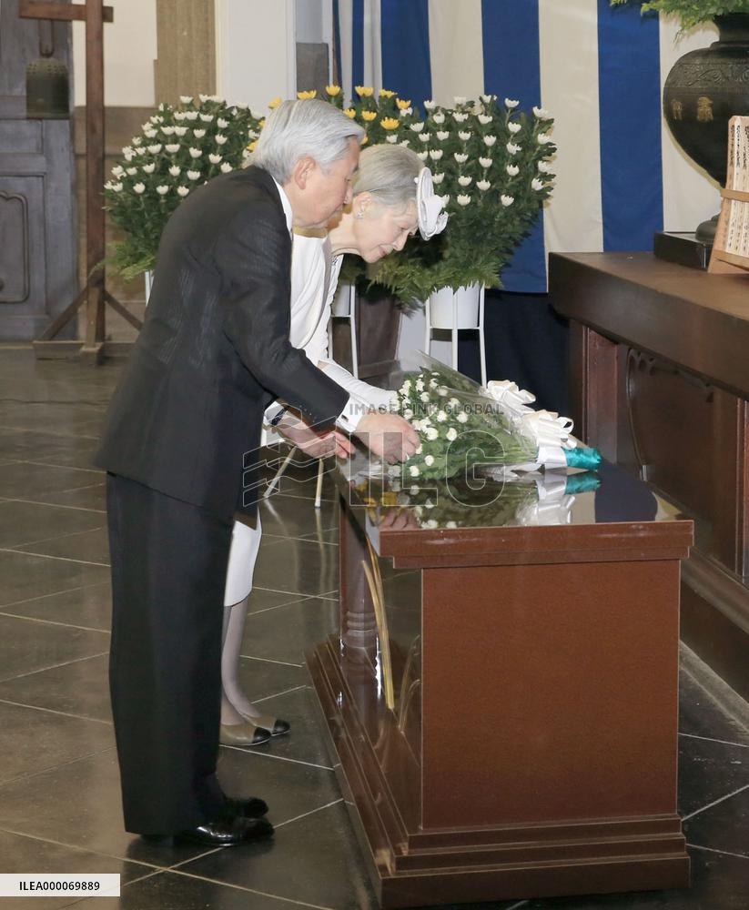 Emperor, empress remember WWII air raid victims in Tokyo