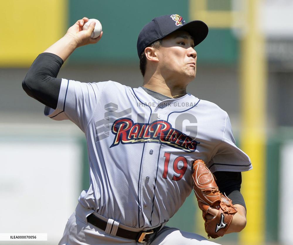 Tanaka struggles in rehab start