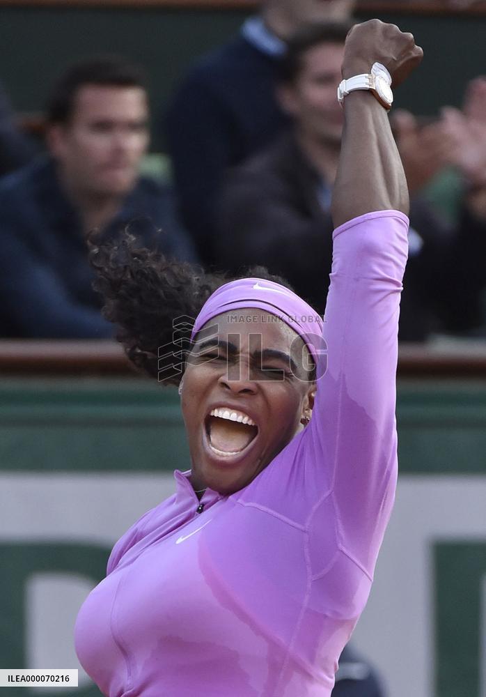 S. Williams advances to 4th round at French Open tennis