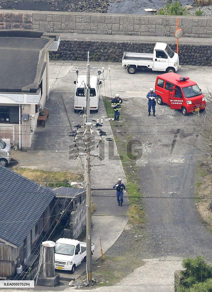 Volcano evacuees briefly return home