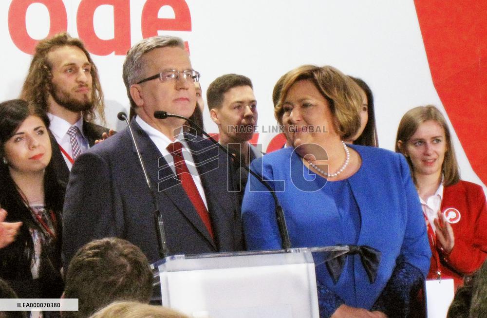Incumbent Komorowski loses in Polish presidential election