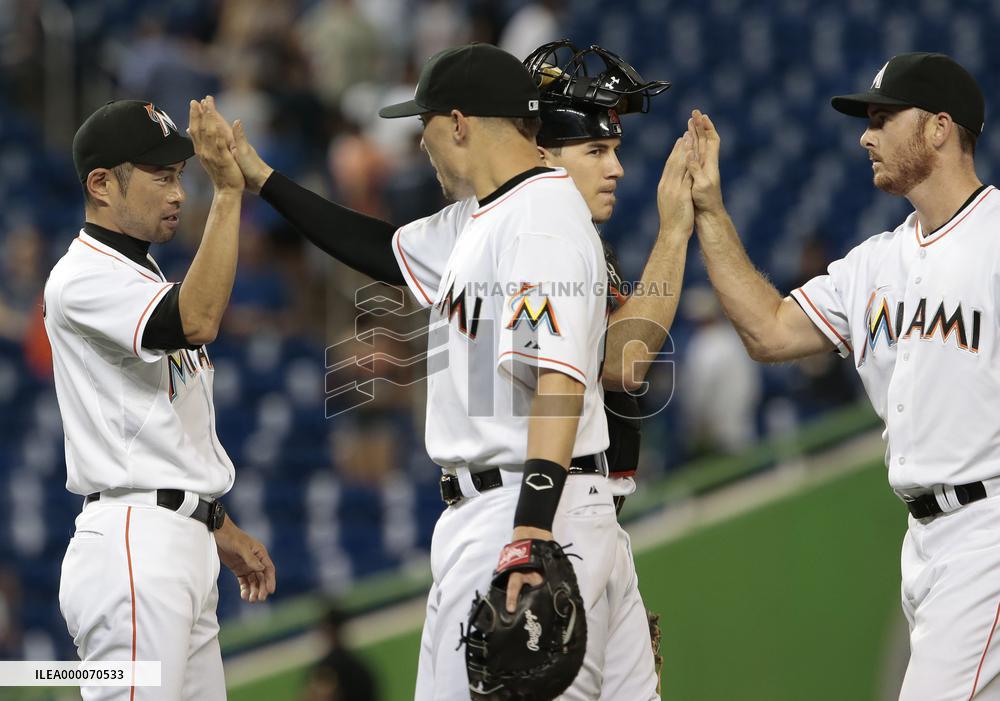 Marlins take series against Cubs