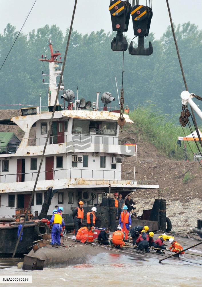 Death toll rising in China ship disaster as survival hopes dim