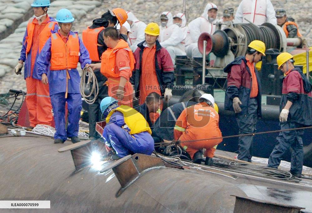 Death toll rising in China ship disaster as survival hopes dim