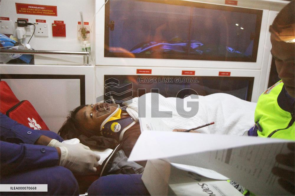 2 dead, 17 still missing on Malaysian mountain after earthquake