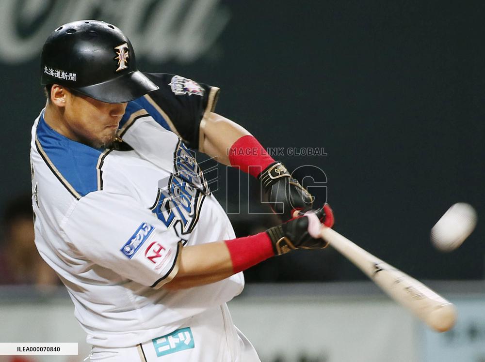 Nakata homers, drives in 3, Fighters top Giants