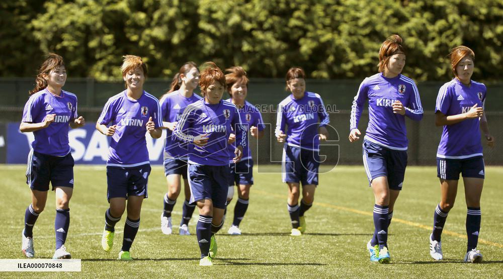 Nadeshiko Japan players hold training session