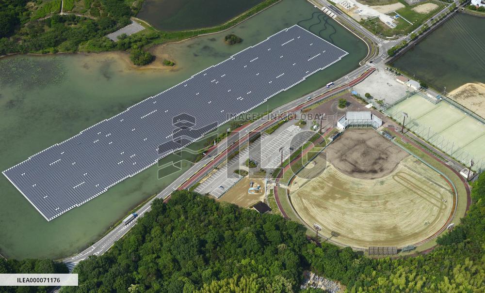 Floating megasolar power plant on reservoir in western Japan